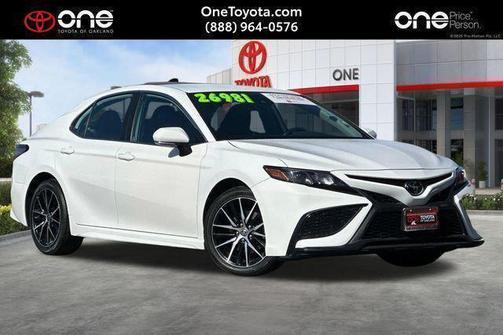 Ice Cap 2024 Toyota Camry SE