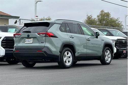 2021 Toyota RAV4 Hybrid XLE