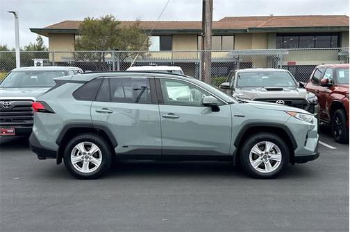 2021 Toyota RAV4 Hybrid XLE