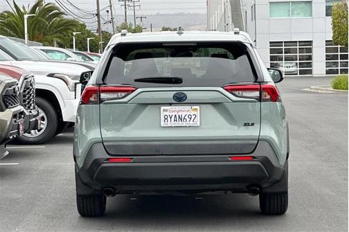 2021 Toyota RAV4 Hybrid XLE