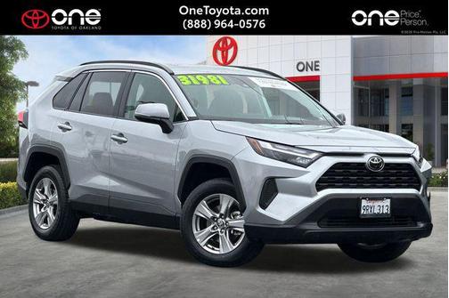 2025 Toyota RAV4 XLE