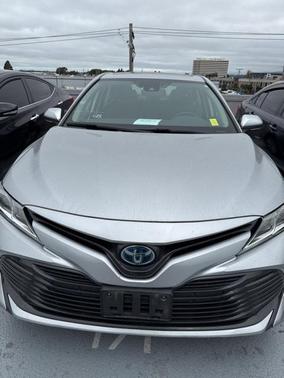 2019 Toyota Camry Hybrid LE