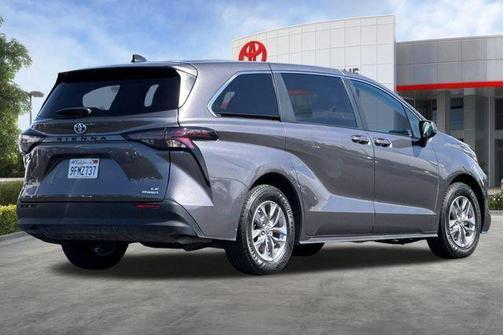 Predawn Gray Mica 2023 Toyota Sienna LE