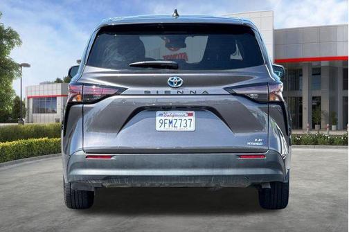 Predawn Gray Mica 2023 Toyota Sienna LE
