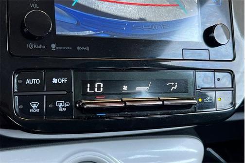 2017 Toyota Prius Three