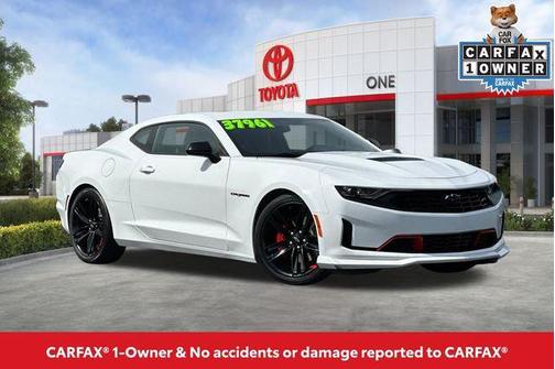Summit White 2022 Chevrolet Camaro RWD Coupe LT1