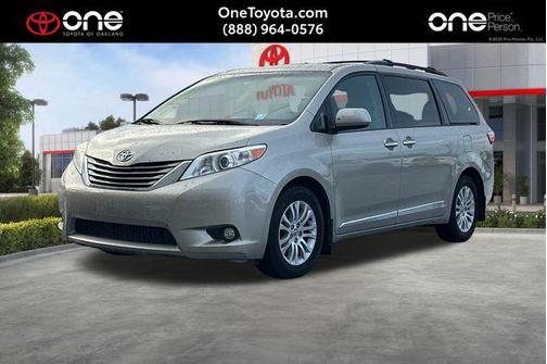 2017 Toyota Sienna XLE