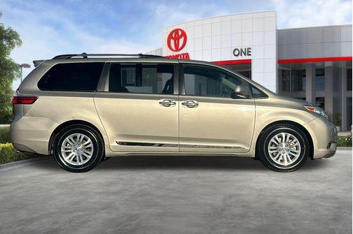 2017 Toyota Sienna XLE