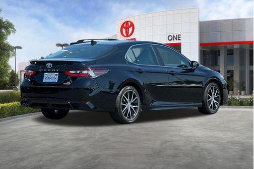 Midnight Black Metallic 2023 Toyota Camry SE