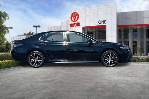 Midnight Black Metallic 2023 Toyota Camry SE
