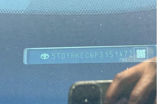 2023 Toyota Sienna XLE