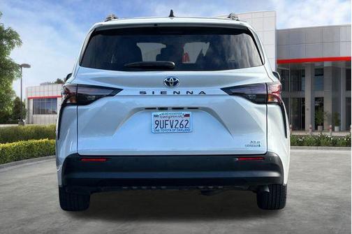 2023 Toyota Sienna XLE