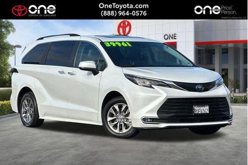 2023 Toyota Sienna XLE