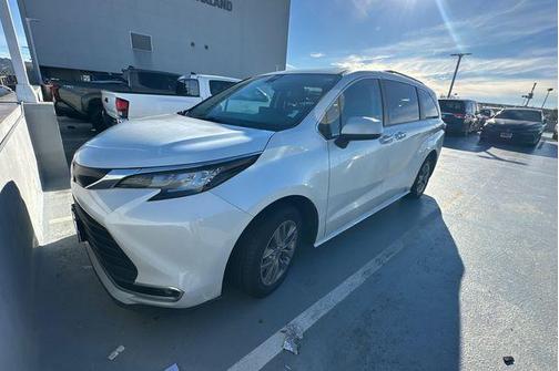 2023 Toyota Sienna XLE