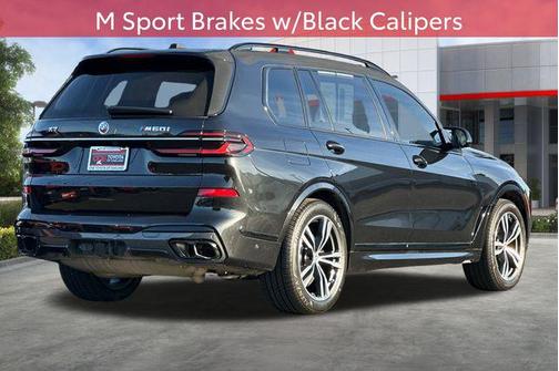 2023 BMW X7 M60i