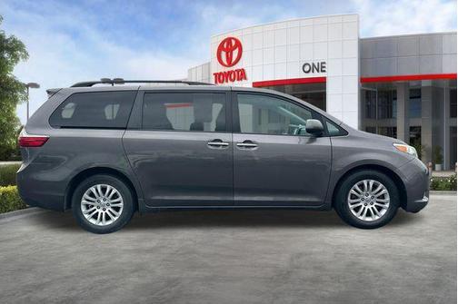 Predawn Gray Mica 2017 Toyota Sienna XLE