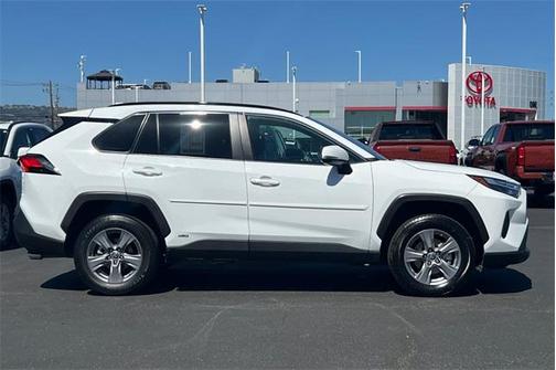 2023 Toyota RAV4 Hybrid LE