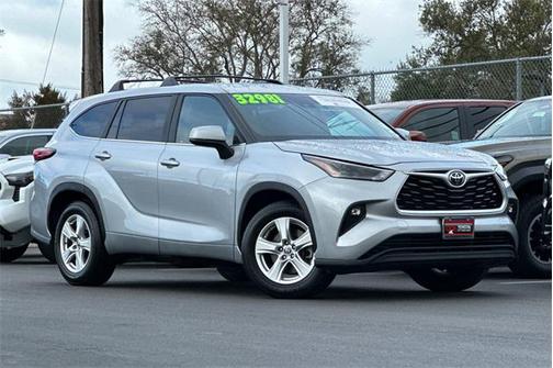 2023 Toyota Highlander LE