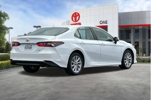 White 2022 Toyota Camry LE
