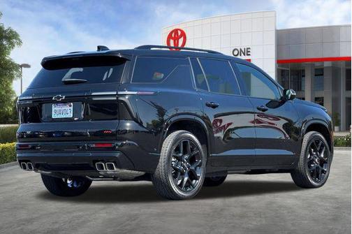 Mosaic Black Metallic 2025 Chevrolet Traverse RS