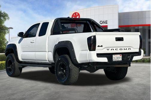 White 2022 Toyota Tacoma SR