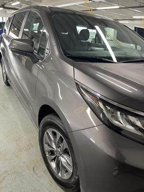 Predawn Gray Mica 2023 Toyota Sienna LE