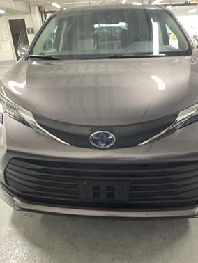 Predawn Gray Mica 2023 Toyota Sienna LE