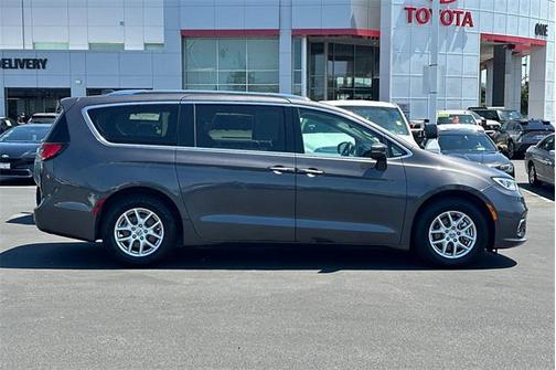 2021 Chrysler Pacifica Touring L