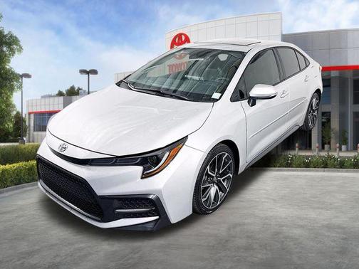 Classic Silver Metallic 2022 Toyota Corolla XSE