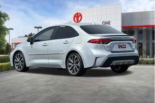 Classic Silver Metallic 2022 Toyota Corolla XSE