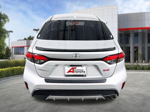 Classic Silver Metallic 2022 Toyota Corolla XSE