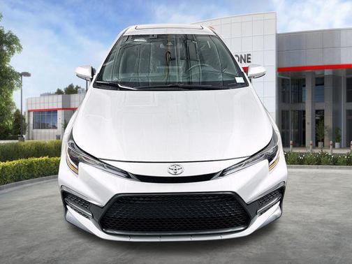 Classic Silver Metallic 2022 Toyota Corolla XSE