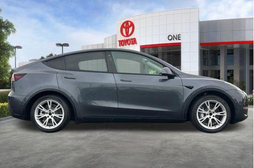 2021 Tesla Model Y Standard Range Rear-Wheel Drive