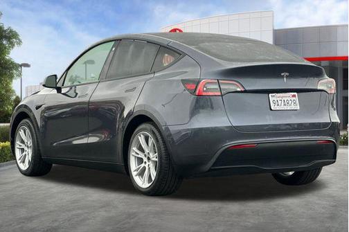 2021 Tesla Model Y Standard Range Rear-Wheel Drive