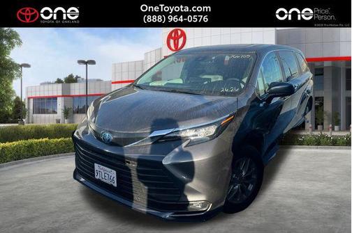 2025 Toyota Sienna XLE