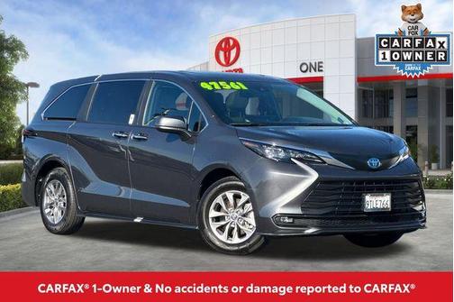 2025 Toyota Sienna XLE