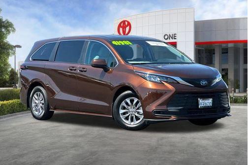 Sunset Bronze Mica 2023 Toyota Sienna LE