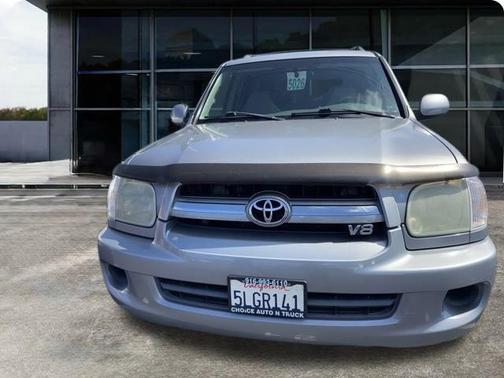 2005 Toyota Sequoia SR5