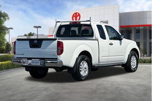Glacier White 2021 Nissan Frontier SV