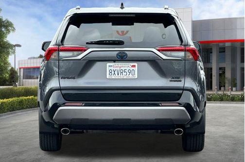 Blizzard Pearl/Midnight Black Metallic 2021 Toyota RAV4 Hybrid SE
