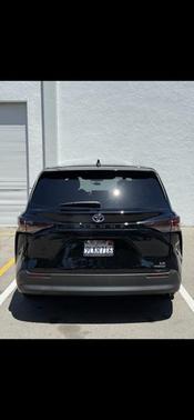 2023 Toyota Sienna LE