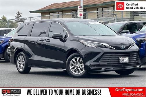 2023 Toyota Sienna LE