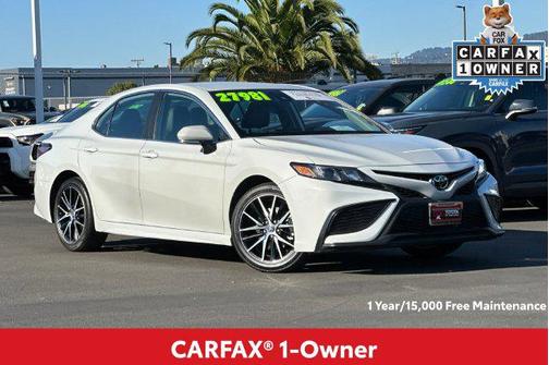 Ice 2024 Toyota Camry SE