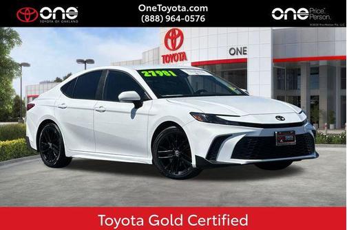 Ice Cap 2025 Toyota Camry SE