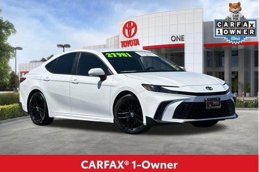 Ice Cap 2025 Toyota Camry SE