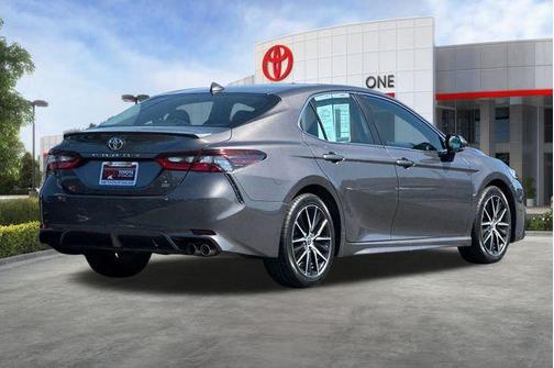 Predawn Gray Mica 2022 Toyota Camry SE