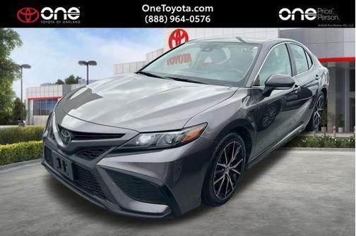 Predawn Gray Mica 2022 Toyota Camry SE