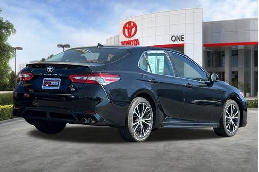 2019 Toyota Camry SE