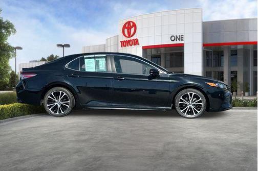 2019 Toyota Camry SE