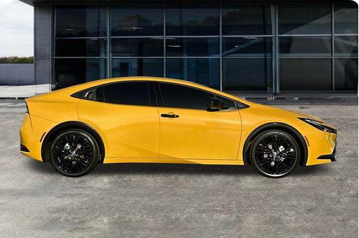 2025 Toyota Prius L